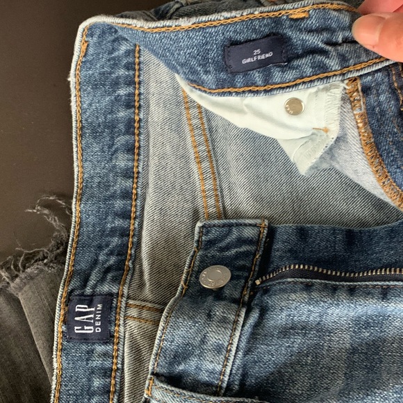 Midrise gap jeans - Picture 2 of 4